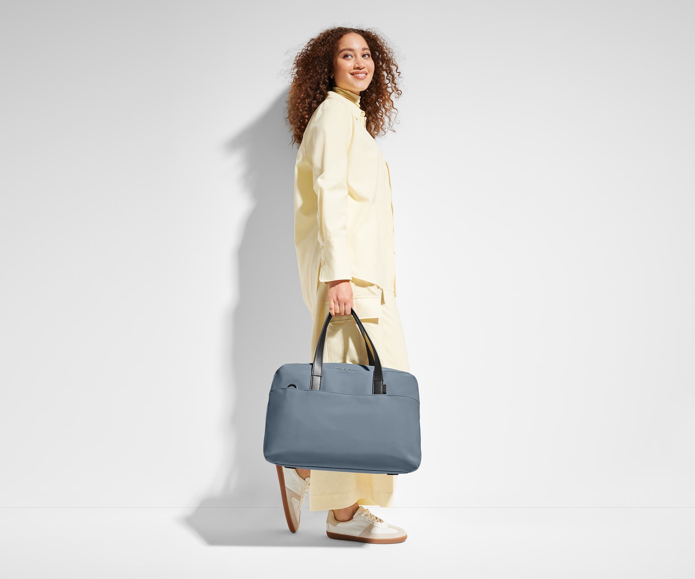 The Overnight Bag in Coast Blue - Image 2